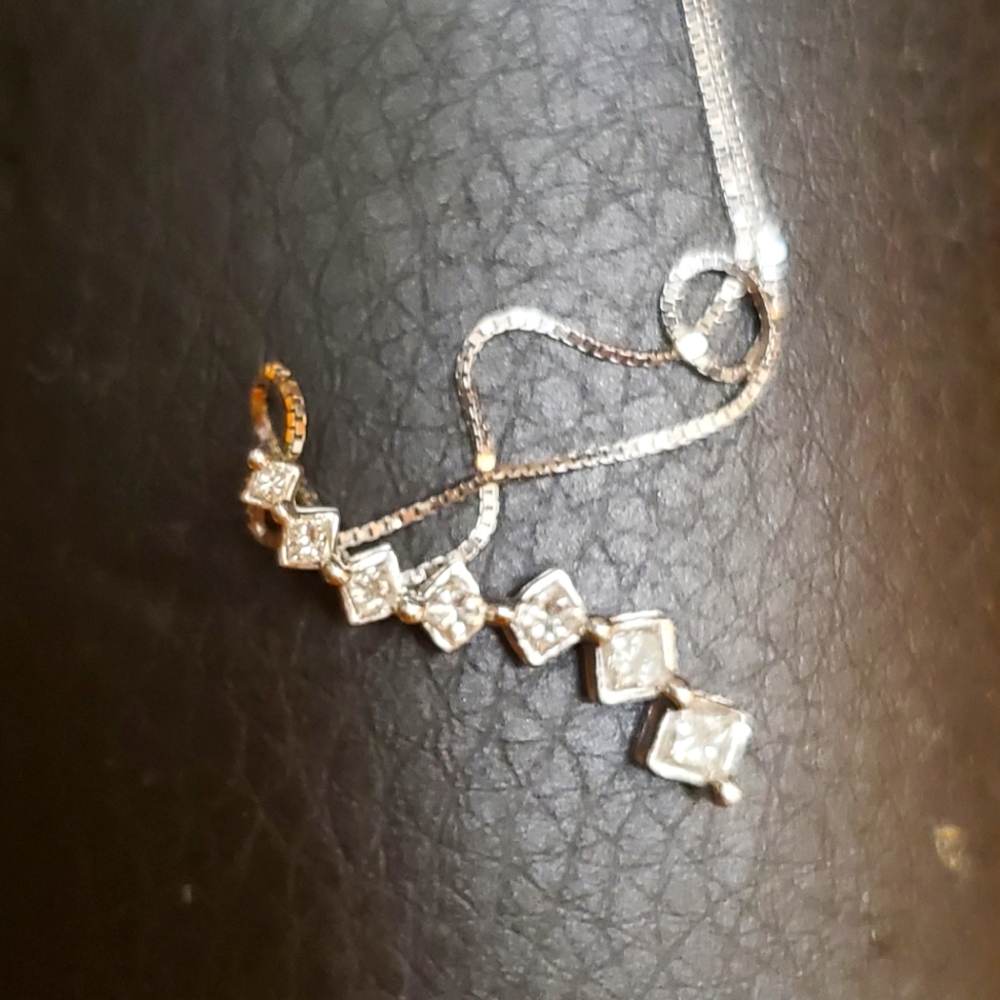 14kt Chain with pendant - Picture 7 of 10